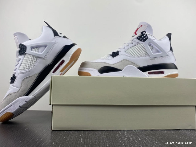 SB DR5415-100 Jordan Retro 4 0707